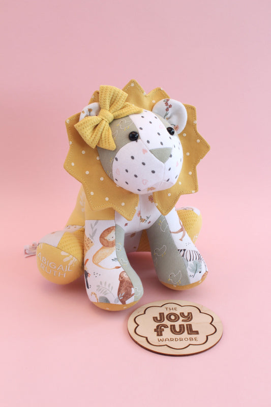 Memory Lion Keepsake (Baby/Childs Clothing)