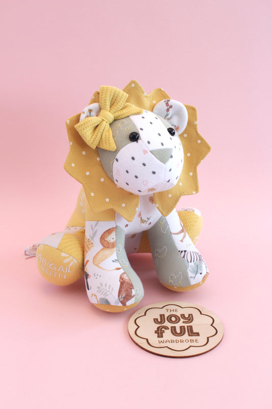 Memory Lion Keepsake (Baby/Childs Clothing)